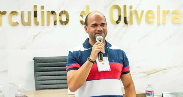 LIBERADO APÓS FIANÇAPrefeito paraibano é preso em flagrante por porte ilegal de arma em Sapé