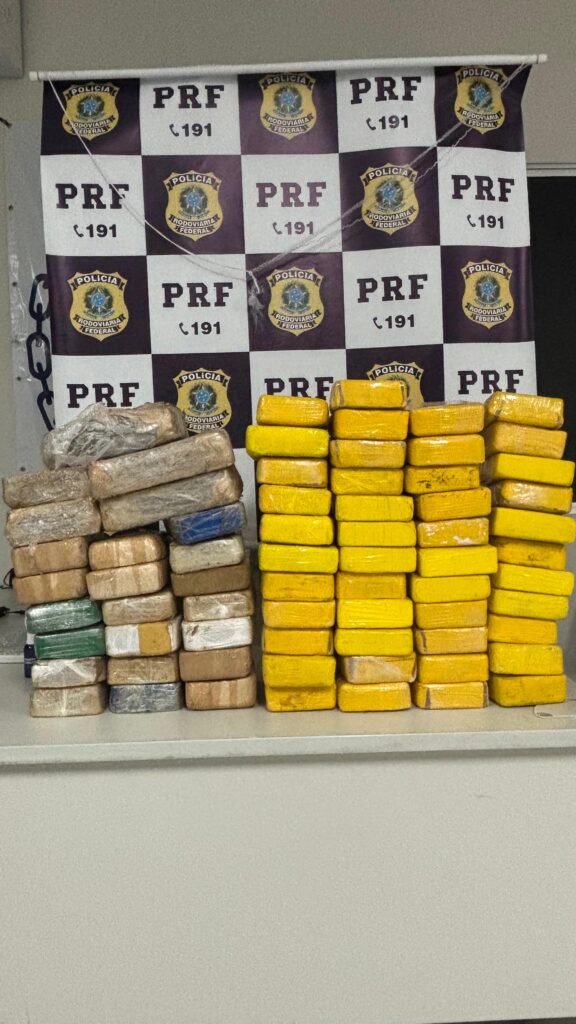 VEJA VÍDEOPRF apreende mais de 69 kg de drogas durante Operação Festejos Juninos na BR-230 em Patos