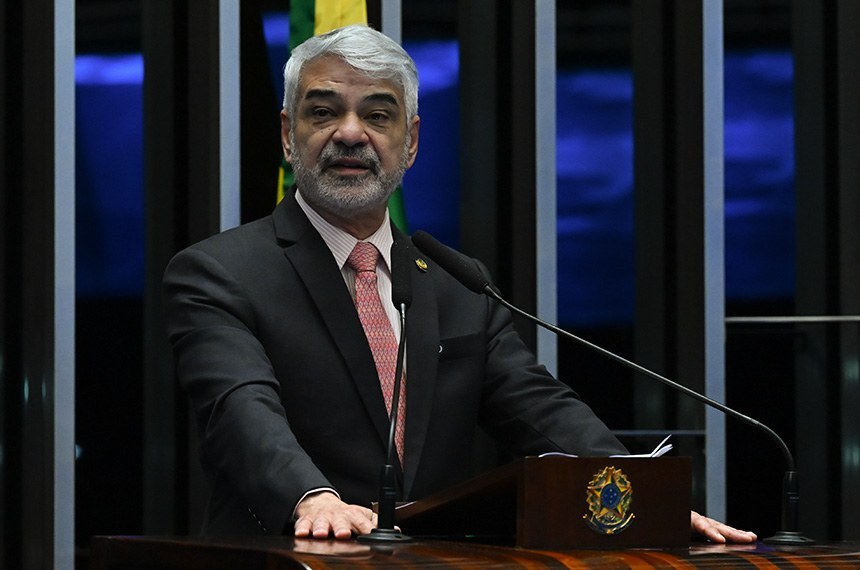 QUEDA DE BRAÇOHumberto Costa defende decreto do IOF e reforça necessidade de conciliação entre os Poderes