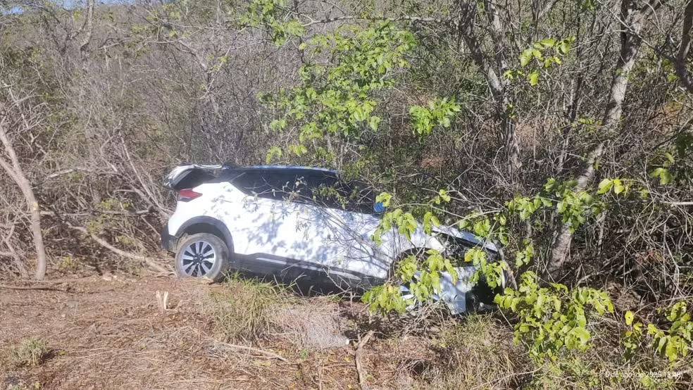 EM SÃO JOÃO DO CARIRIAcidente entre carreta e carro deixa uma mulher morta e outra pessoa ferida na BR-412