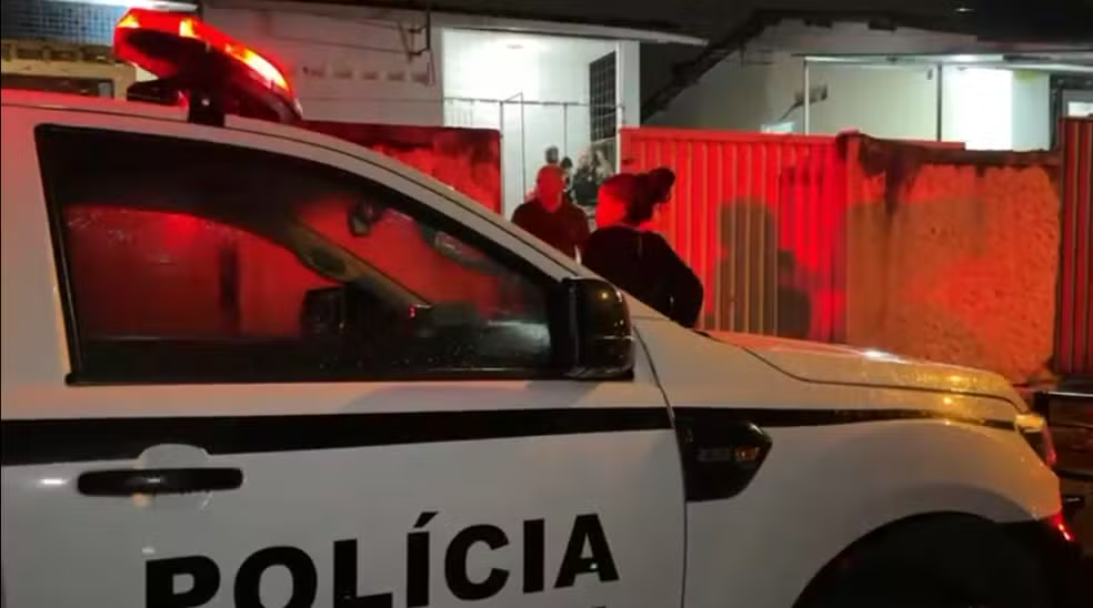 MISTÉRIOMulher é encontrada morta em casa e marido é levado para depor na Paraíba