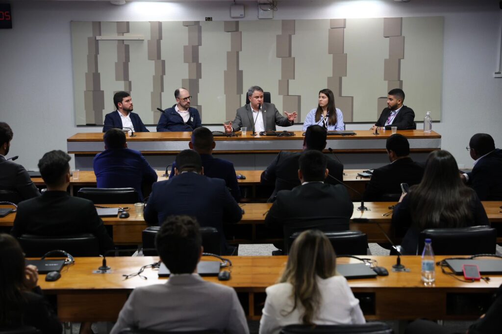 NO CONGRESSOEfraim destaca protagonismo da juventude em Encontro Nacional do União Brasil Jovem