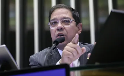 DECLARAÇÃO POLÊMICAVice-presidente da Câmara ameaça pautar anistia caso assuma presidência interinamente