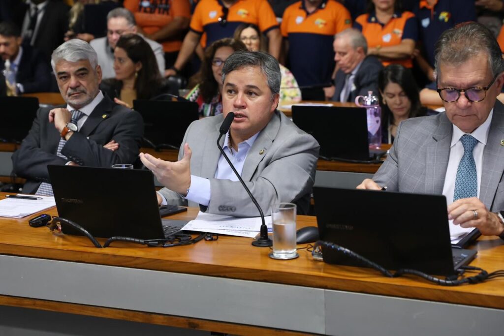 ACESSO AMPLIADOMedicamentos mais baratos: projeto de Efraim é aprovado no Senado