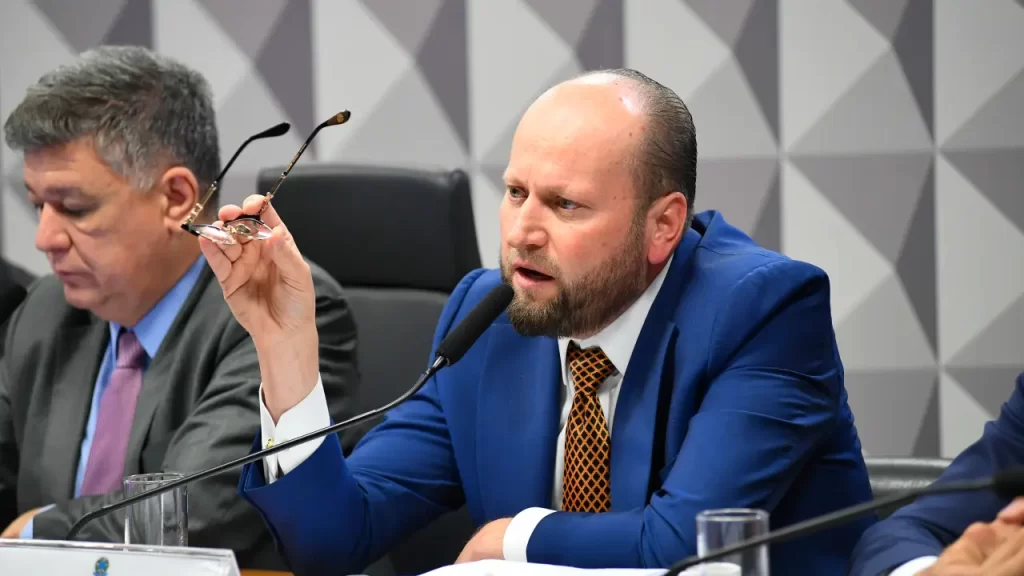 CLIMA QUENTECPMI do INSS aprova pedido de prisão e quebra de sigilos de advogado investigado