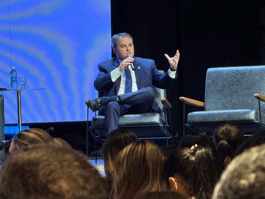 10 ANOS“É importante reconhecer os avanços, mas é indispensável olhar para o futuro”, diz Efraim no Congresso Nacional do Novo Código de Processo Civil