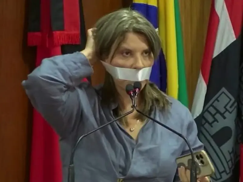EM JOÃO PESSOAVereadora protesta com mordaça na Câmara e diz ser alvo de “patrulhamento ideológico”