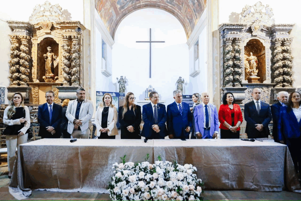 LEGADO HISTÓRICOAssembleia celebra 190 anos com lançamento de livro histórico no Centro Cultural São Francisco
