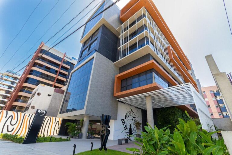 ALVO DE POLÊMICAPromotora cobra fiscalização de prédios na orla de João Pessoa