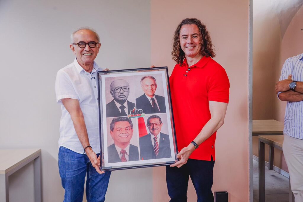 BASTIDORESEntre gratidão e estratégia, Cícero mantém apoio a João Azevêdo mesmo após marcar filiação ao MDB