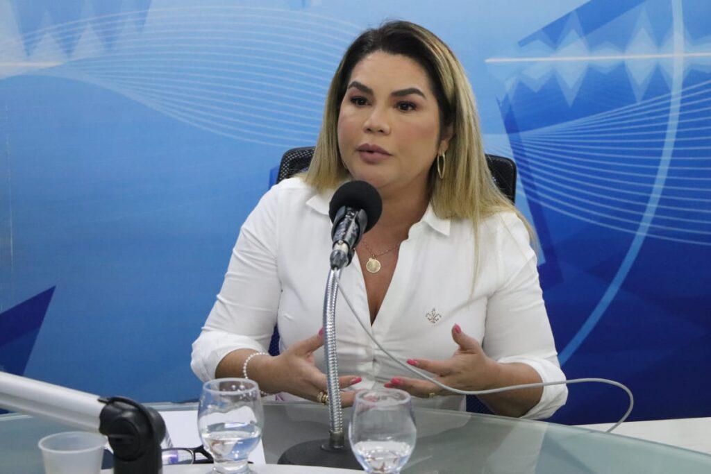 DIÁRIO OFICIALPrefeita Karla Pimentel demite 160 comissionados e provoca reviravolta administrativa no Conde