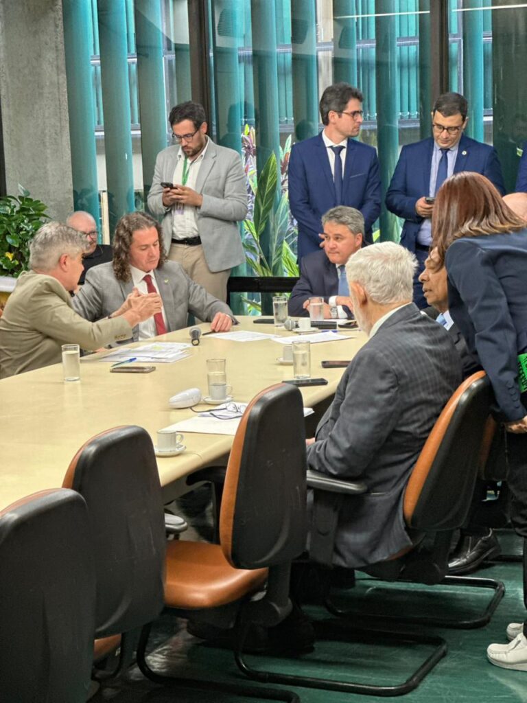 BASTIDORES DA POLÍTICAPolêmica em Brasília: reunião da bancada paraibana tem bate-boca, clima tenso e discussões acaloradas BASTIDORES DA POLÍTICAPolêmica em Brasília: reunião da bancada paraibana tem bate-boca, clima tenso e discussões acaloradas