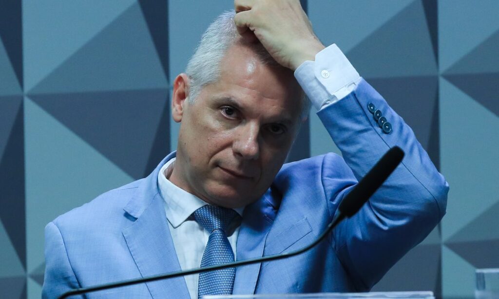 MEGAESQUEMAEx-presidente do INSS é preso em operação que apura desvio bilionário em aposentadorias