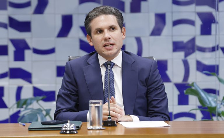 CRÍTICAHugo Motta acusa governo de criar “falsas narrativas” sobre marco legal de combate ao crime organizado