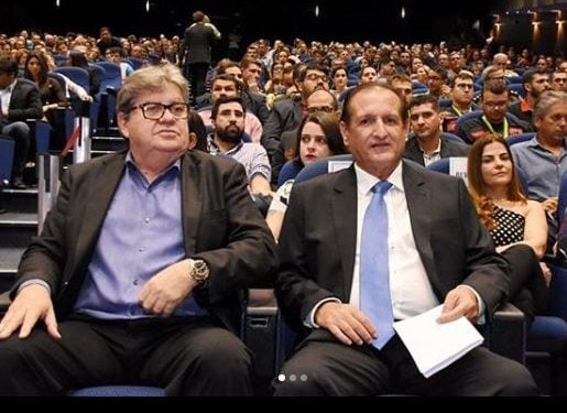 RECOMPOSIÇÃOJoão Azevêdo diz que permanência de Hervázio no PSB “é decisão dele” e minimiza crise após afastamento de Leo Bezerra