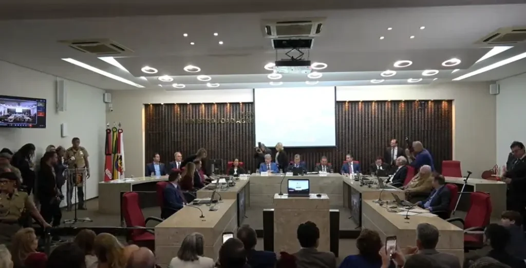 NOVOS CONSELHEIROSDeusdete Queiroga e Taciano Diniz tomam posse no TCE-PB e prometem atuação com independência e rigor técnico