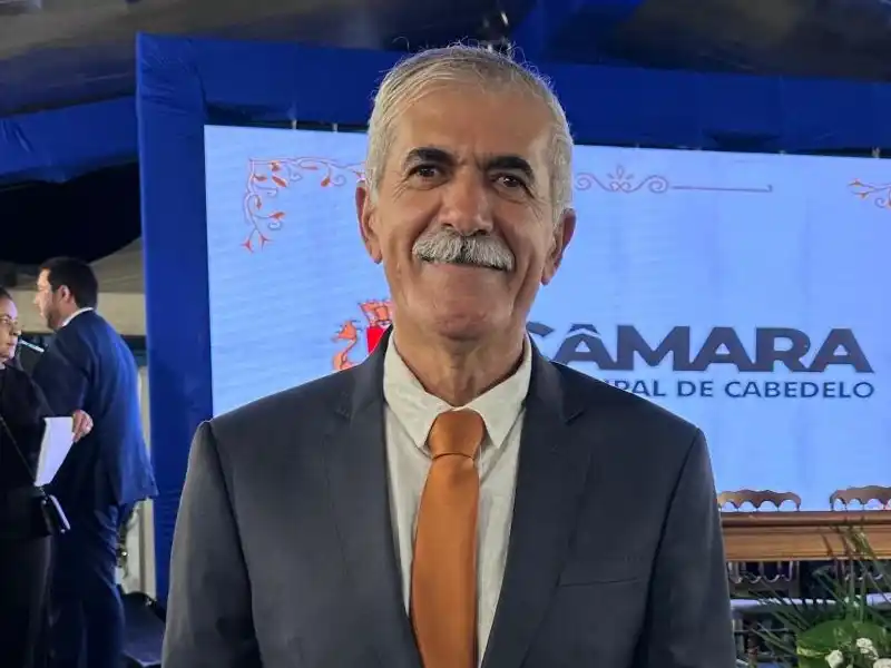 FAXINAPrefeito interino de Cabedelo exonera auxiliares após operação e faz limpeza na gestão