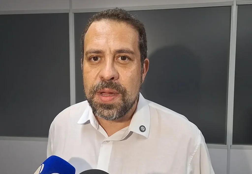 MUTIRÃOAo lado de Lucas, Boulos destaca ação para reduzir fila do INSS durante feira em João Pessoa