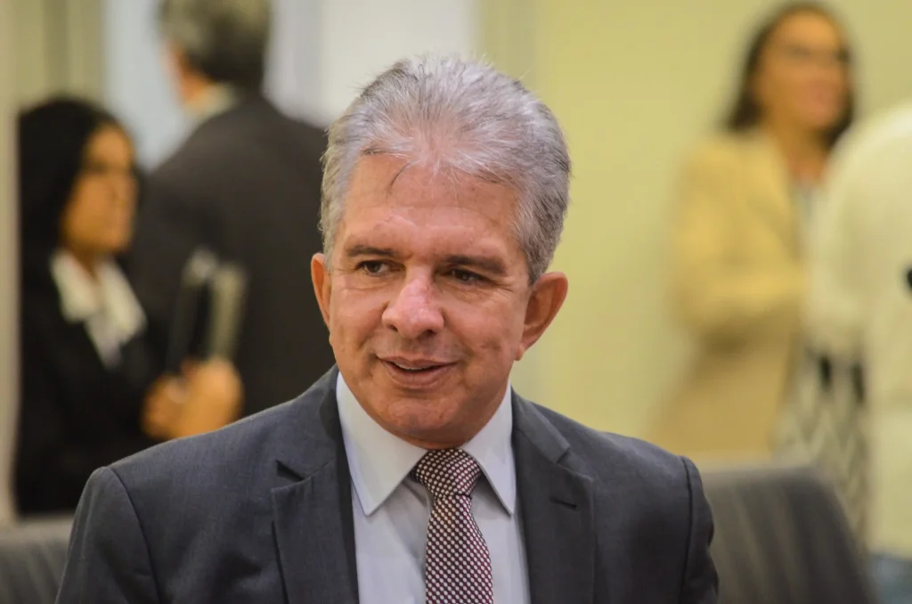 ELEIÇÕES 2026Nabor adota cautela com PT e diz que não vai forçar aliança para 2026 ELEIÇÕES 2026Nabor adota cautela com PT e diz que não vai forçar aliança para 2026