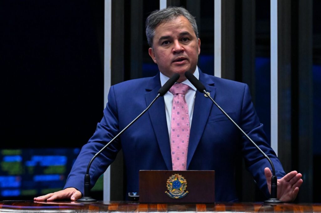 PRESSÃO POLÍTICAEfraim sobe o tom no Senado, cobra transparência da Cagepa e questiona leilão bilionário com proposta única