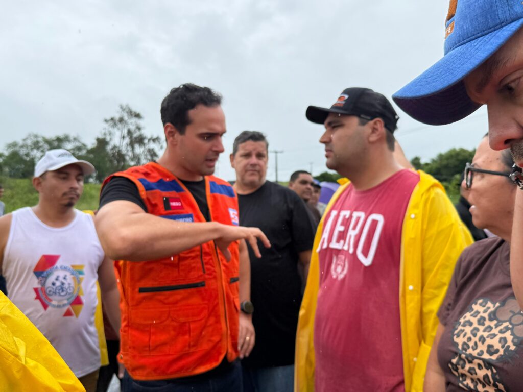 FORÇA-TAREFALucas Ribeiro fala com ministros e mobiliza Forças Armadas para socorrer cidades atingidas pelas chuvas