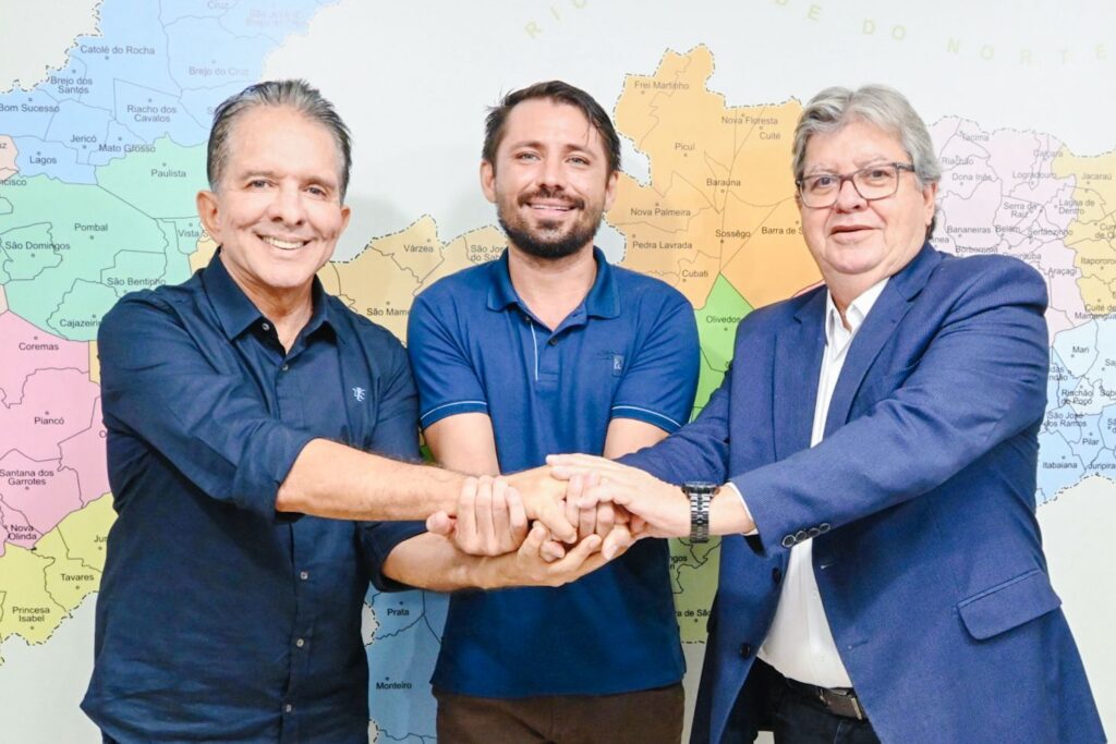 ELEIÇÕES 2026Prefeito fecha com João e Nabor e reforça base de Lucas na Paraíba
