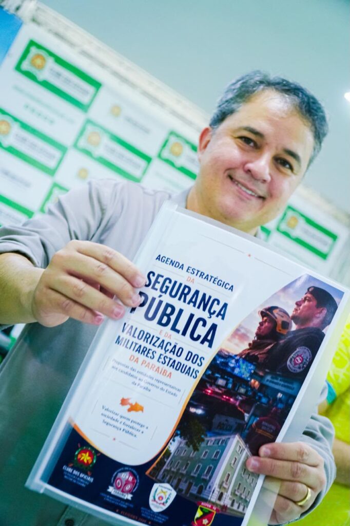 ELEIÇÕES 2026No Clube dos Oficiais, Efraim defende valorização das forças de segurança e novo olhar para a segurança pública ELEIÇÕES 2026No Clube dos Oficiais, Efraim defende valorização das forças de segurança e novo olhar para a segurança pública