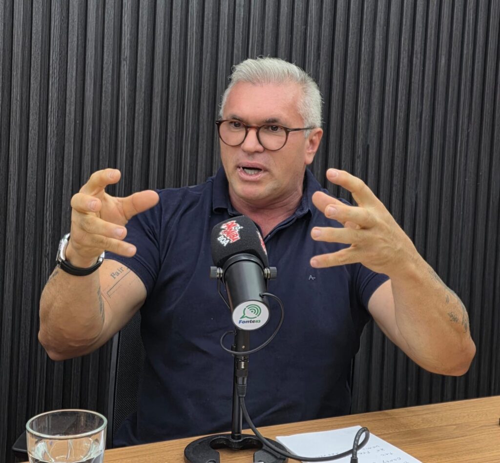 ELEIÇÕES 2026Julian Lemos diz que Flávio Bolsonaro desistirá da pré-candidatura até agosto