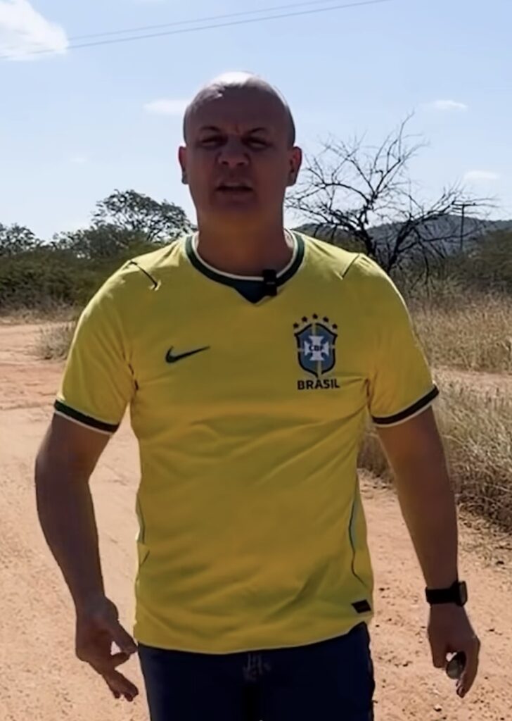CADÊ O ASFALTOLíder da oposição denuncia trecho de 25 km de barro em rodovia na Paraíba e cobra governo federal CADÊ O ASFALTOLíder da oposição denuncia trecho de 25 km de barro em rodovia na Paraíba e cobra governo federal