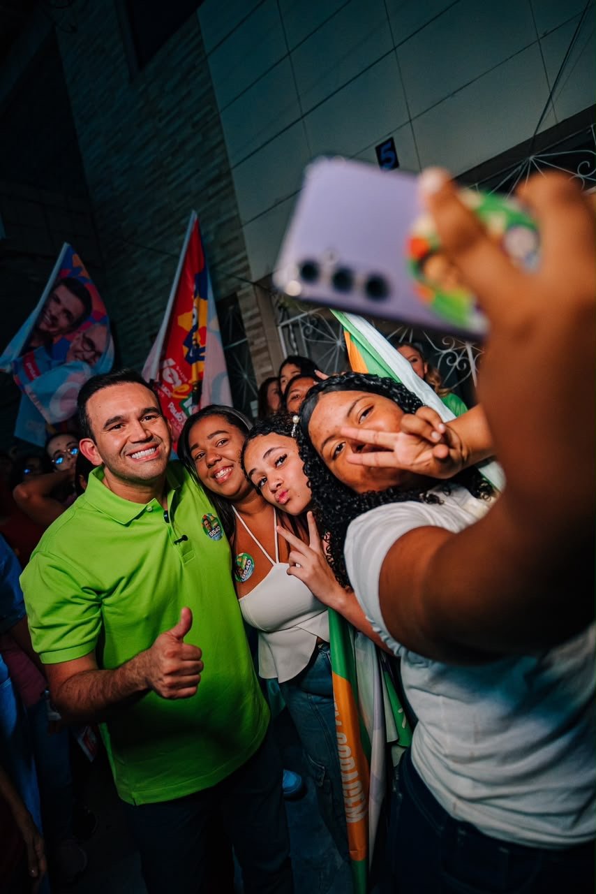 ELEIÇÕES 2026Doutor Jhony leva multidão às ruas e transforma caminhada na Zona Leste de Campina em demonstração de força