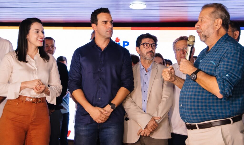 ELEIÇÕES 2026Carlos Lupi avança em apoio a Rafaela Camaraense para vice de Lucas Ribeiro ELEIÇÕES 2026Carlos Lupi avança em apoio a Rafaela Camaraense para vice de Lucas Ribeiro