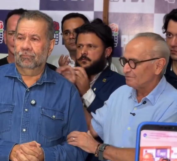 Carlos Lupi exalta Cícero e Veneziano e diz que PDT escolheu “o melhor para a Paraíba” Carlos Lupi exalta Cícero e Veneziano e diz que PDT escolheu “o melhor para a Paraíba”