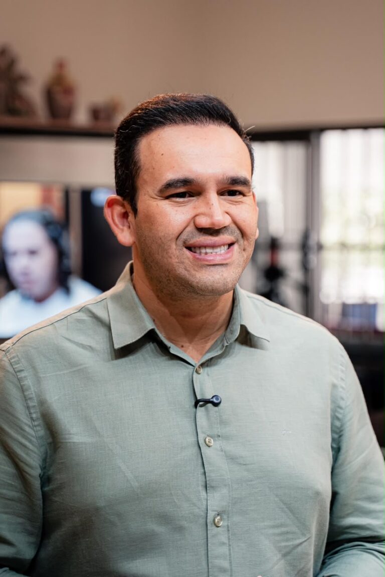 Nova pesquisa coloca Doutor Jhony na liderança da disputa para deputado federal em Campina Nova pesquisa coloca Doutor Jhony na liderança da disputa para deputado federal em Campina