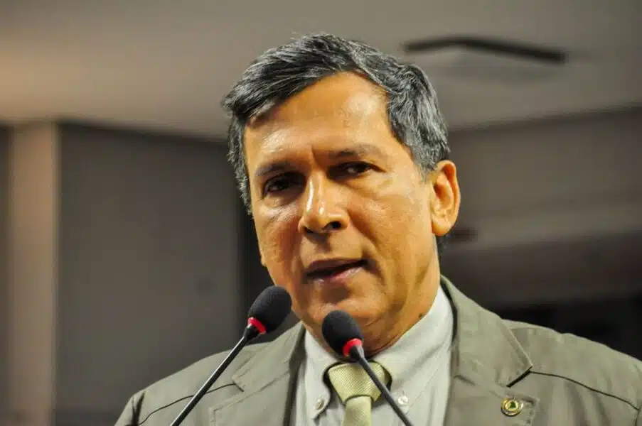 BASTIDORES POLÍTICOSBarbosa diz que falta de apoio de Gervásio pesou em projeto para Câmara: “Desequilibra muito”