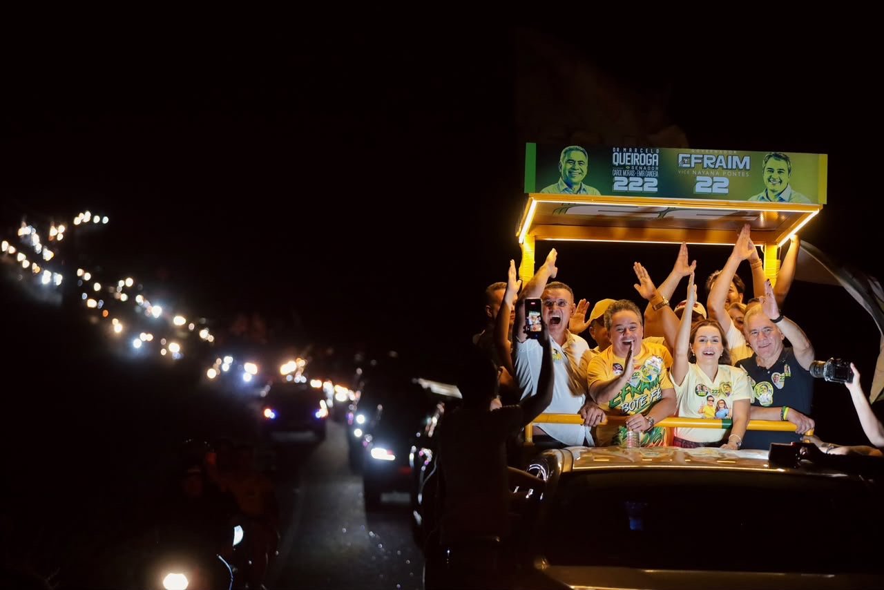 FORÇA POLÍTICAEfraim mostra força no Cariri e reúne uma das maiores carreatas da campanha