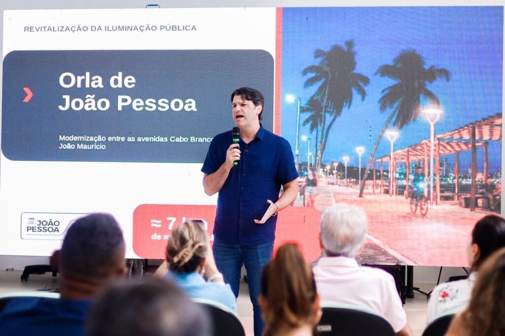 Leo Bezerra autoriza nova iluminação da Orla de João Pessoa com investimento de R$ 14 milhões Leo Bezerra autoriza nova iluminação da Orla de João Pessoa com investimento de R$ 14 milhões