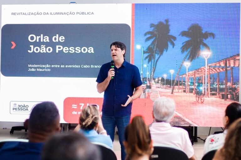 Leo Bezerra autoriza nova iluminação da Orla de João Pessoa com investimento de R$ 14 milhões Leo Bezerra autoriza nova iluminação da Orla de João Pessoa com investimento de R$ 14 milhões