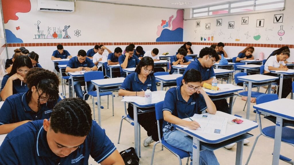 Paraíba aplica ‘Simula ENEM’ para mais de 88 mil estudantes da rede estadual Paraíba aplica ‘Simula ENEM’ para mais de 88 mil estudantes da rede estadual