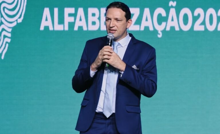 Secretário Erivonaldo comemora avanços históricos da Paraíba no Dia Mundial da Alfabetização