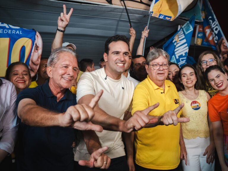 Lucas, João e Nabor anunciam novas adesões de prefeitos e ex-prefeitos na Paraíba Lucas, João e Nabor anunciam novas adesões de prefeitos e ex-prefeitos na Paraíba