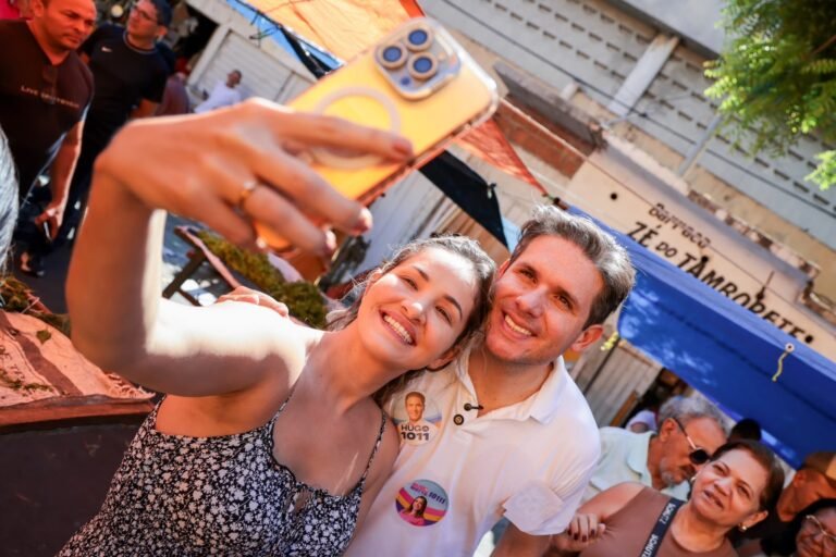 Hugo e Olívia visitam mercados de Patos e apresentam propostas para fortalecer produtores rurais