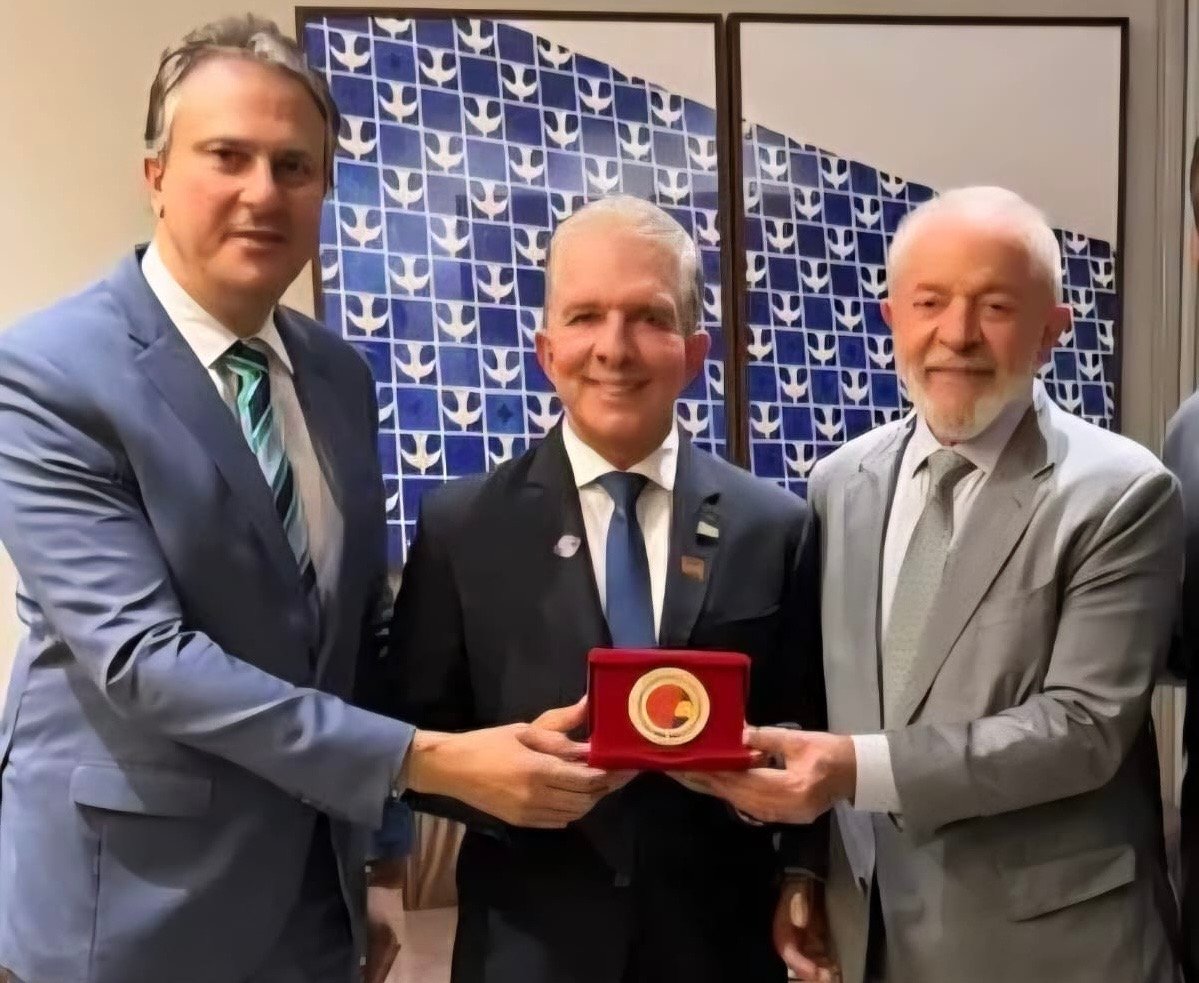 ELEIÇÕES 2026Com Lula no guia eleitoral, Nabor destaca avanços na educação de Patos e promete ampliar investimentos no Senado