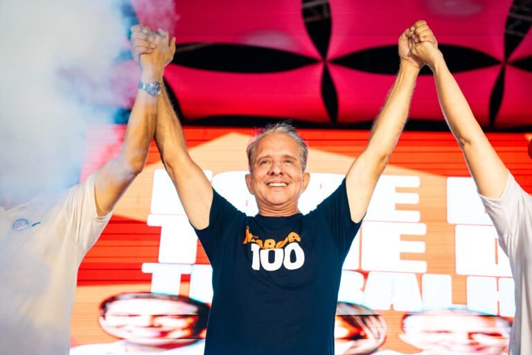 Nabor cresce mais de 19 pontos e é o segundo no primeiro voto em Campina Grande Nabor cresce mais de 19 pontos e é o segundo no primeiro voto em Campina Grande