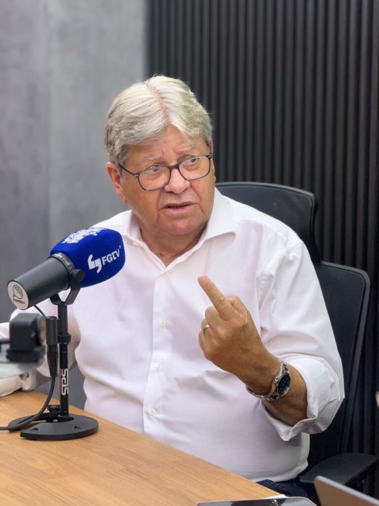 João critica propostas de Flávio e diz acreditar na vitória de Lula