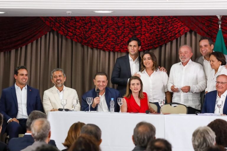 Após reeleição, Lucas se reúne com Lula e reforça apoio no segundo turno presidencial